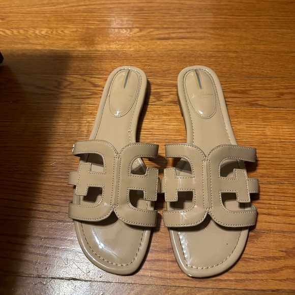Nude Sam Edelman patent leather slides, size 11 - Picture 1 of 2